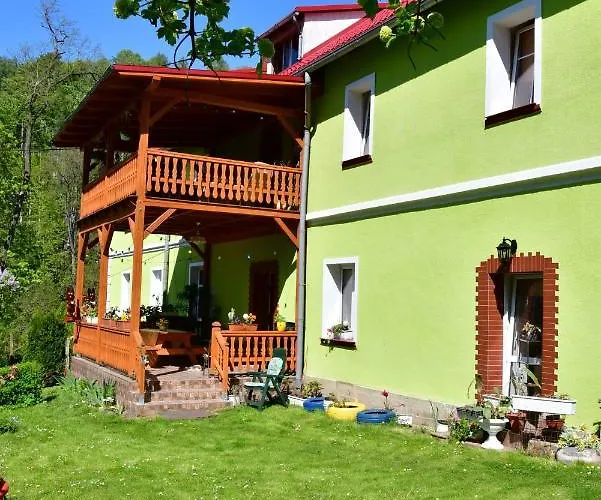 Gospodarstwo agroturystyczne Dom Na Wzgórzu *